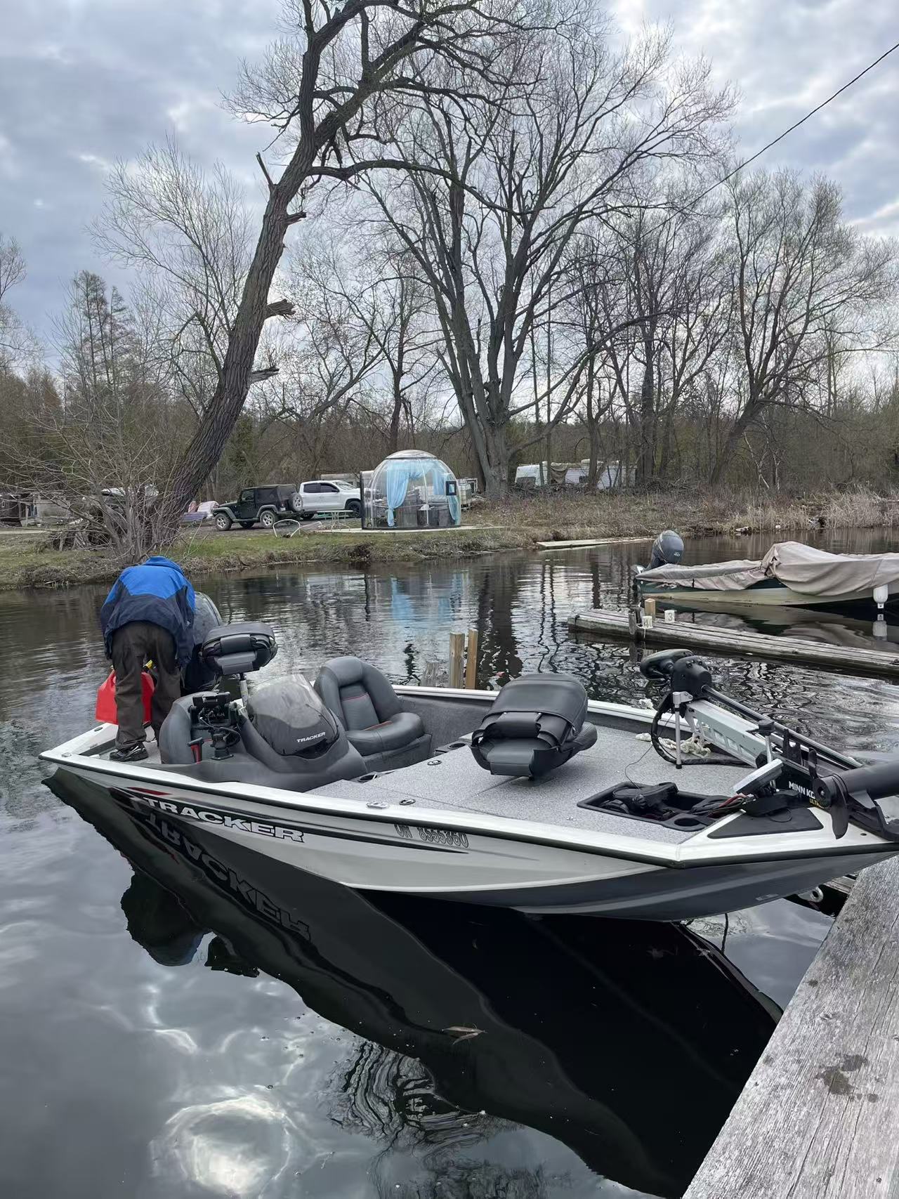 2023 Tracker Pro Team 175 TXW front three-quarter water view